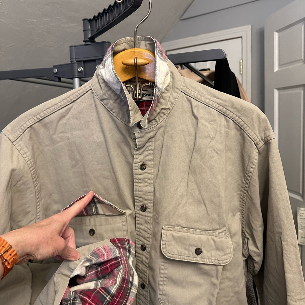 L.L. Bean Men's Tan Shirt Jacket with Plaid Accents vintage BEAN